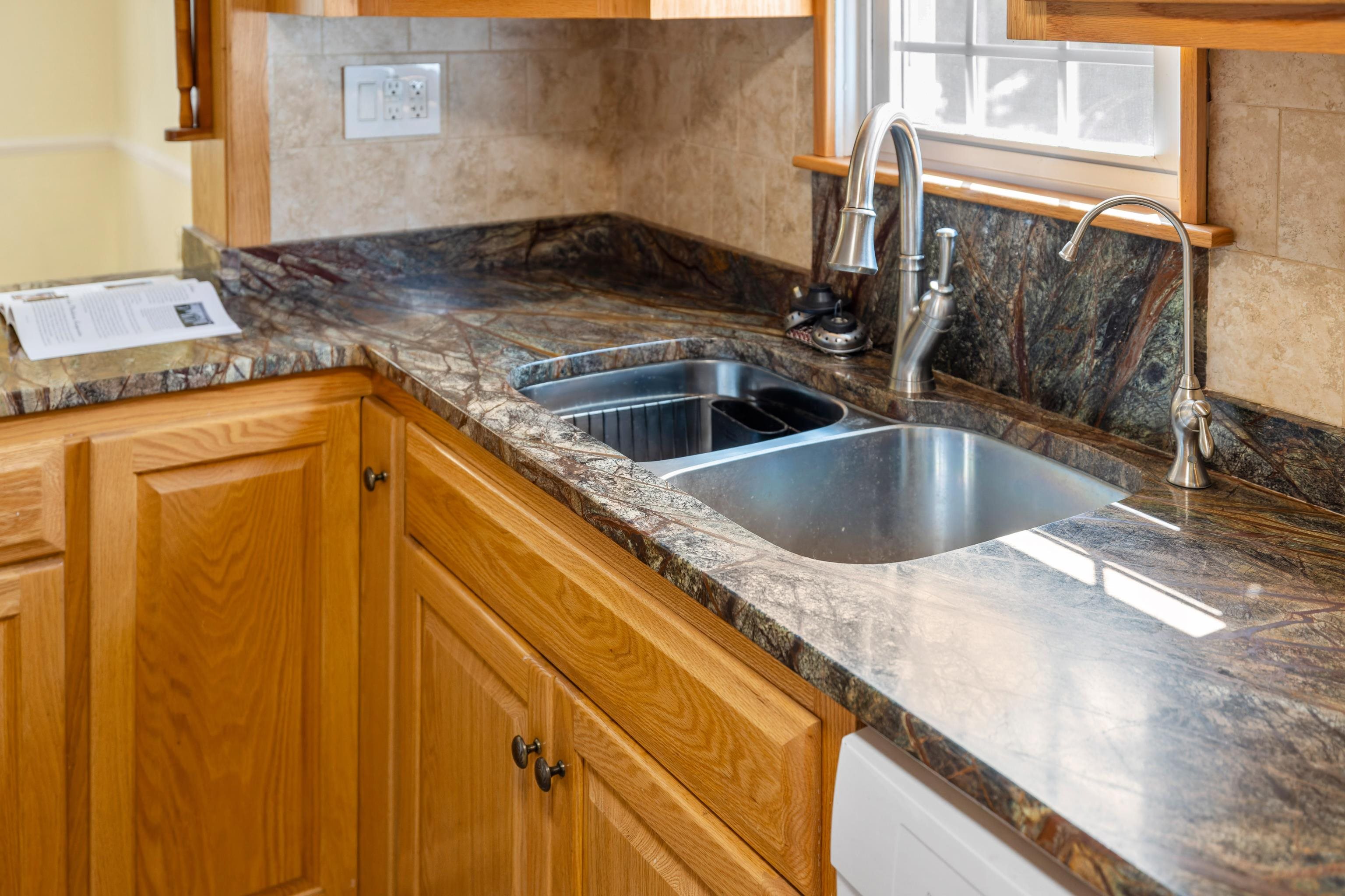 887 NATURAL CHIMNEYS RD