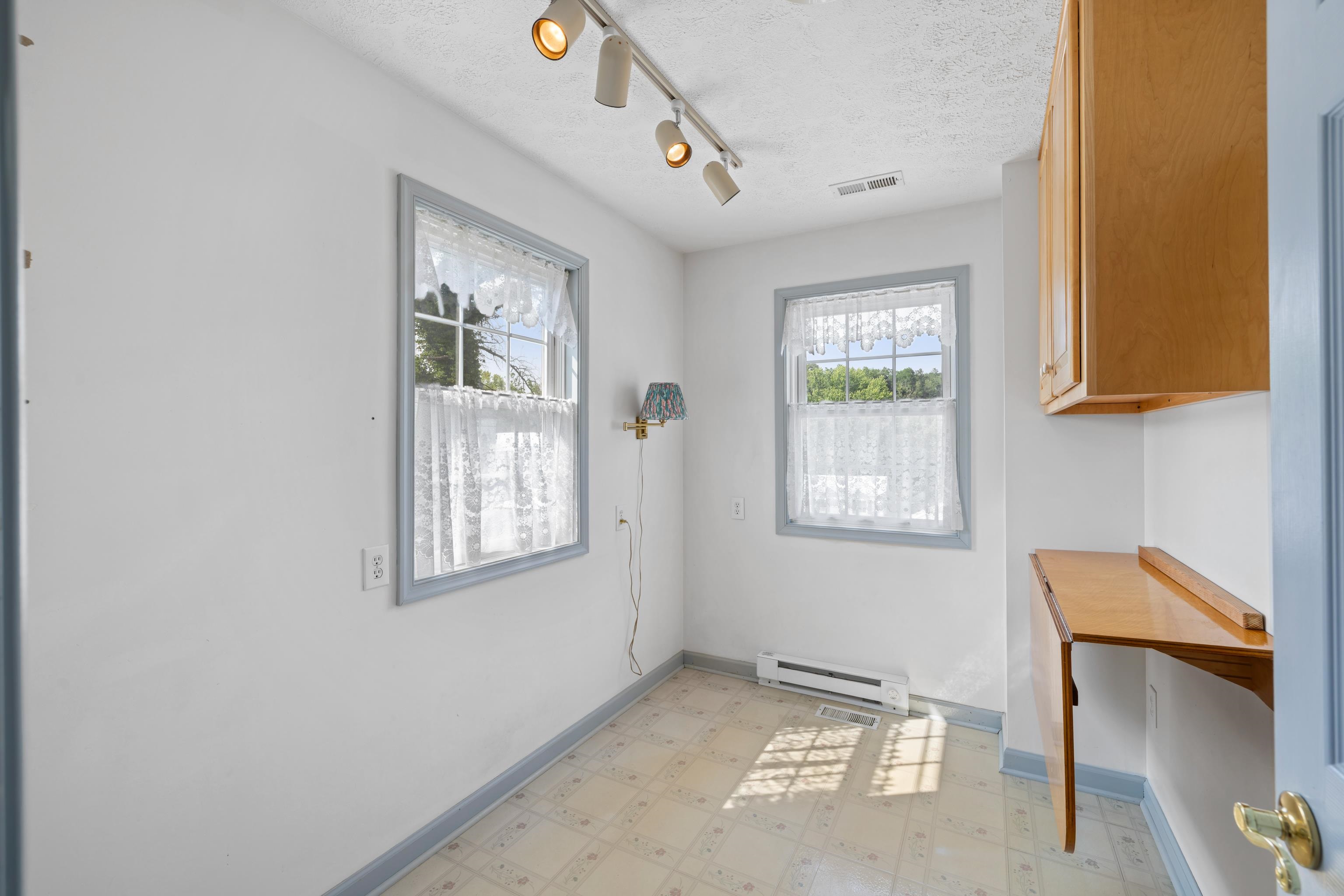 887 NATURAL CHIMNEYS RD