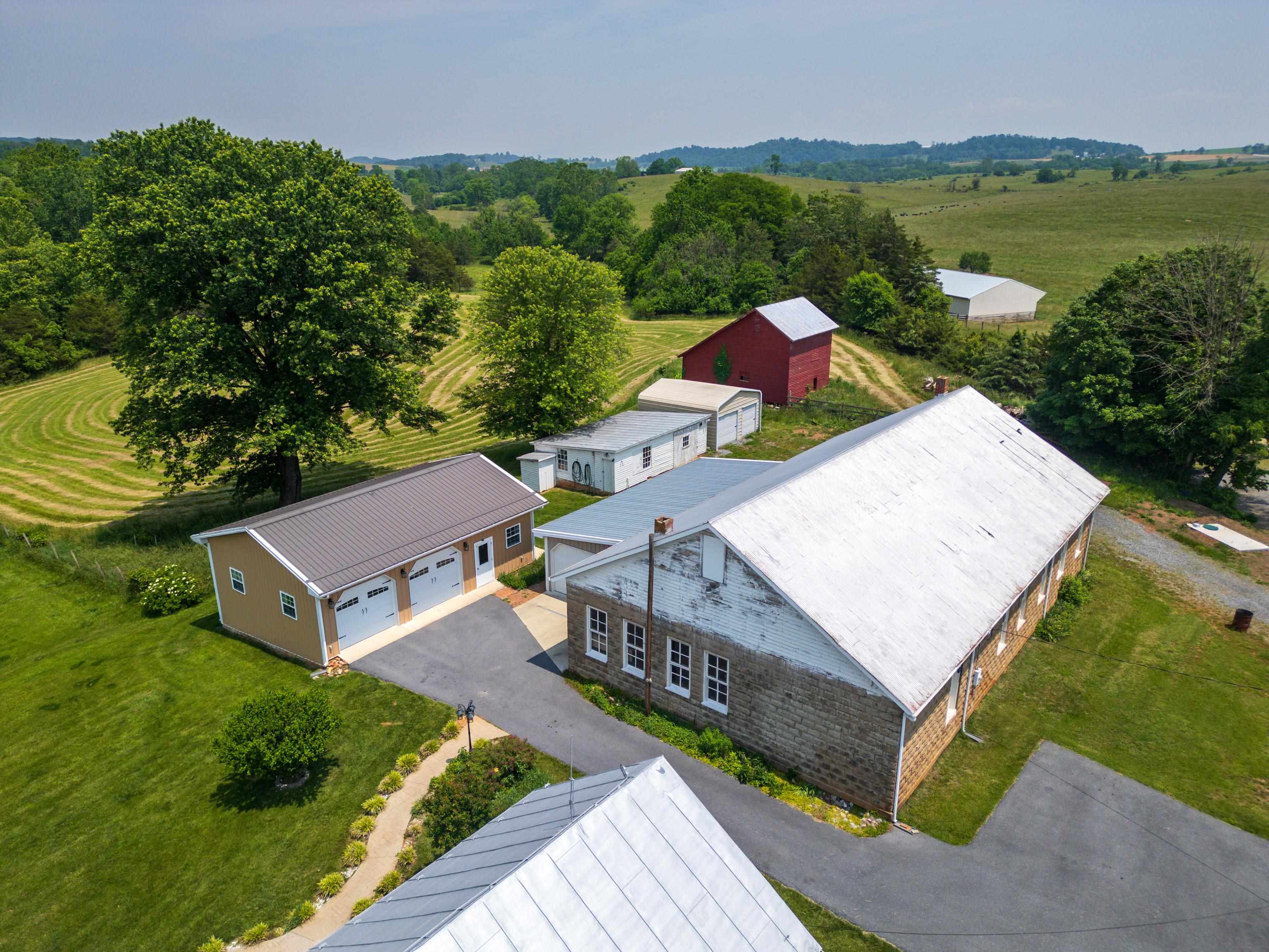 887 NATURAL CHIMNEYS RD