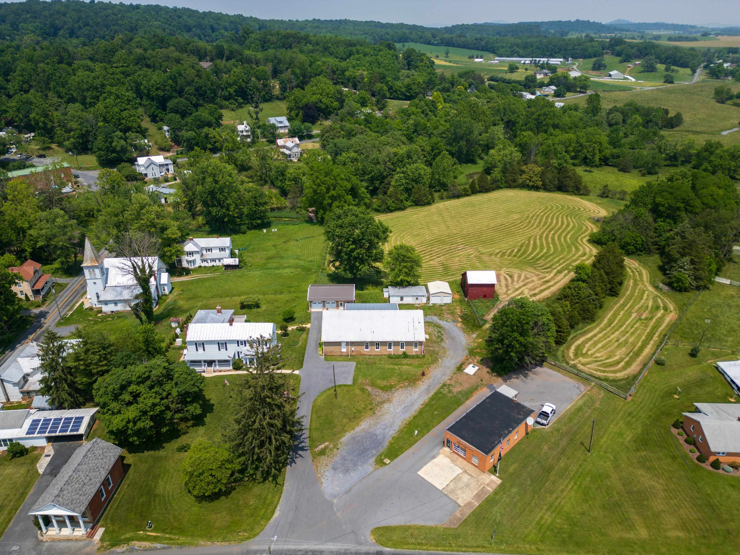887 NATURAL CHIMNEYS RD