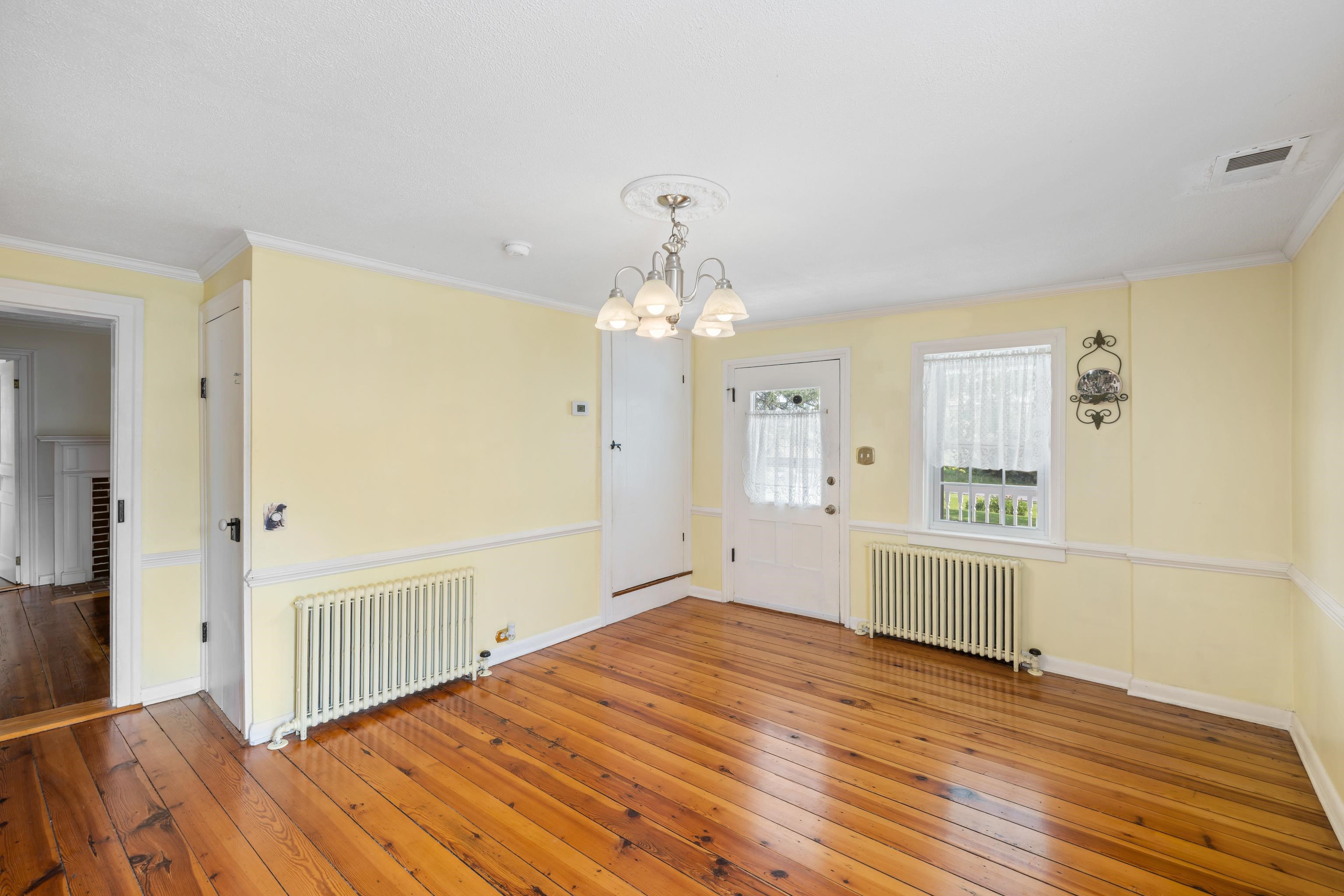 887 NATURAL CHIMNEYS RD