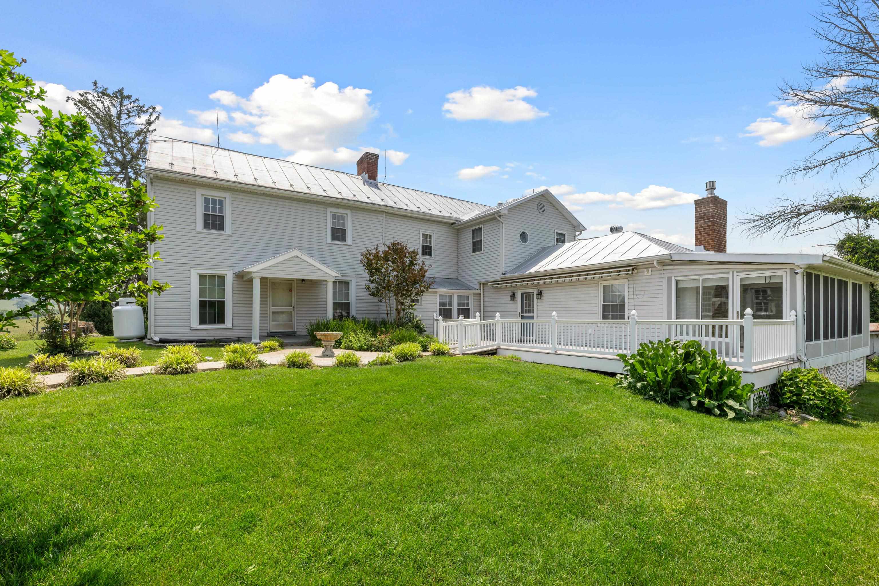 887 NATURAL CHIMNEYS RD