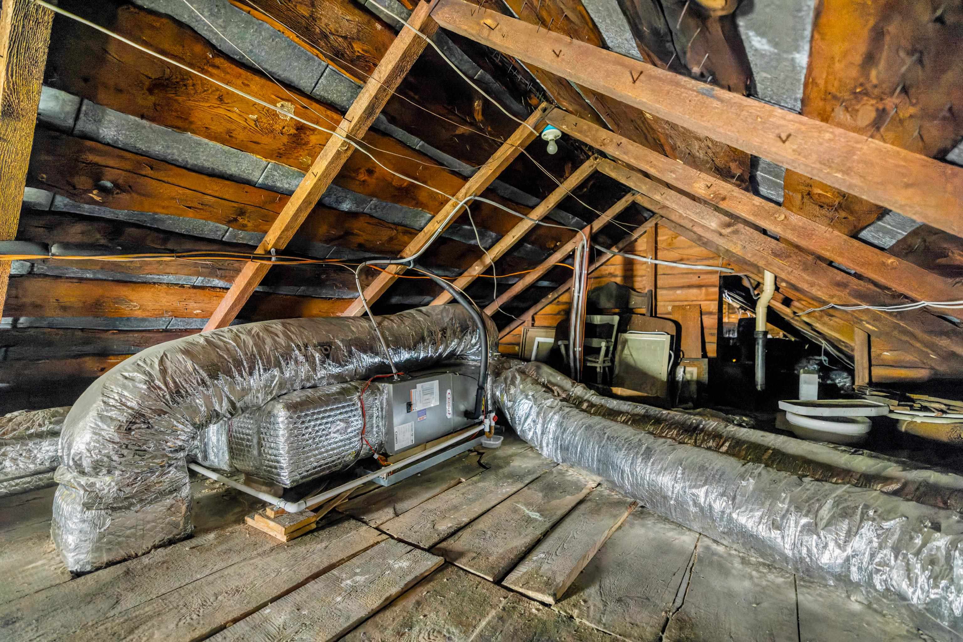 887 NATURAL CHIMNEYS RD