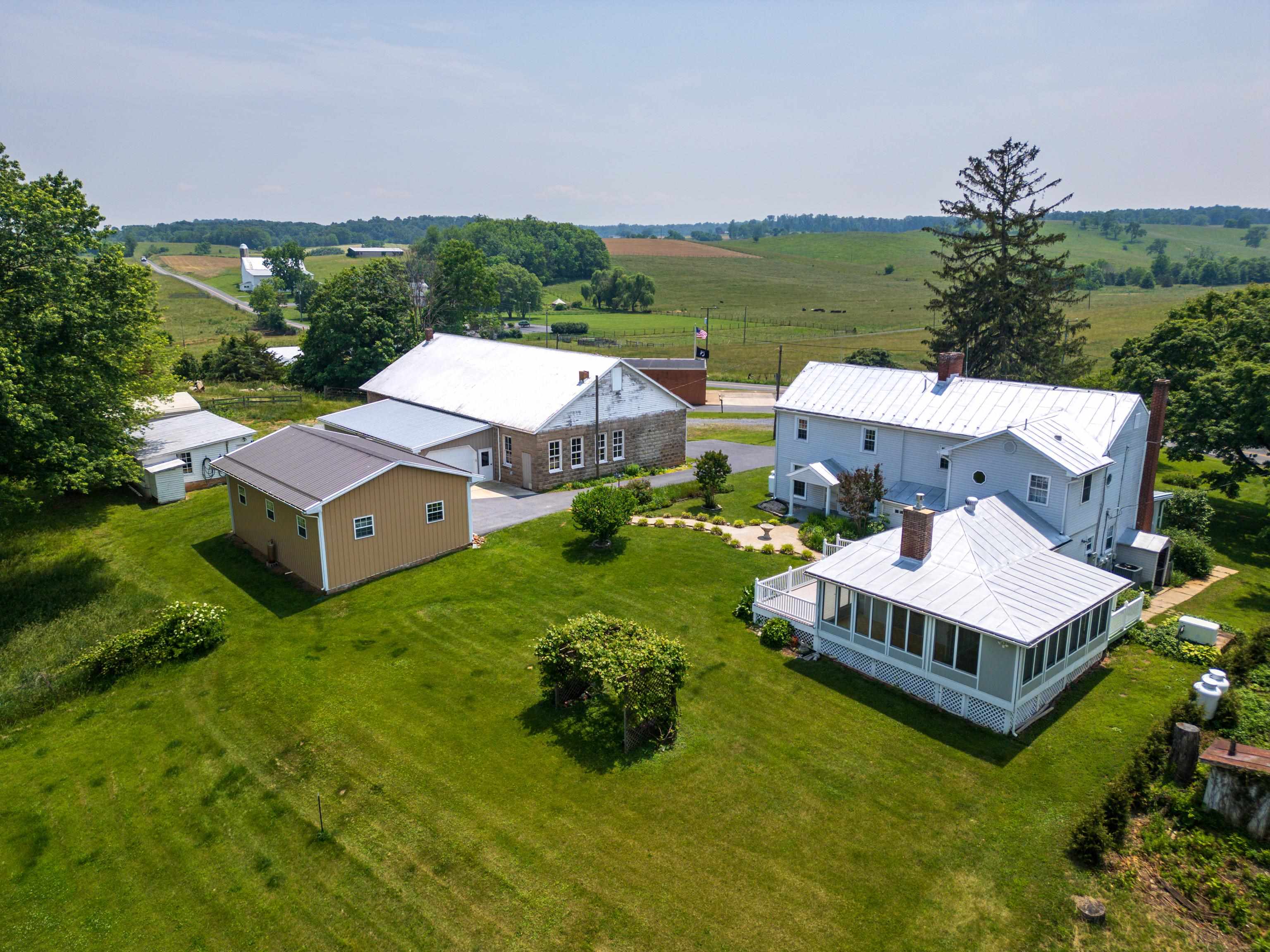 887 NATURAL CHIMNEYS RD