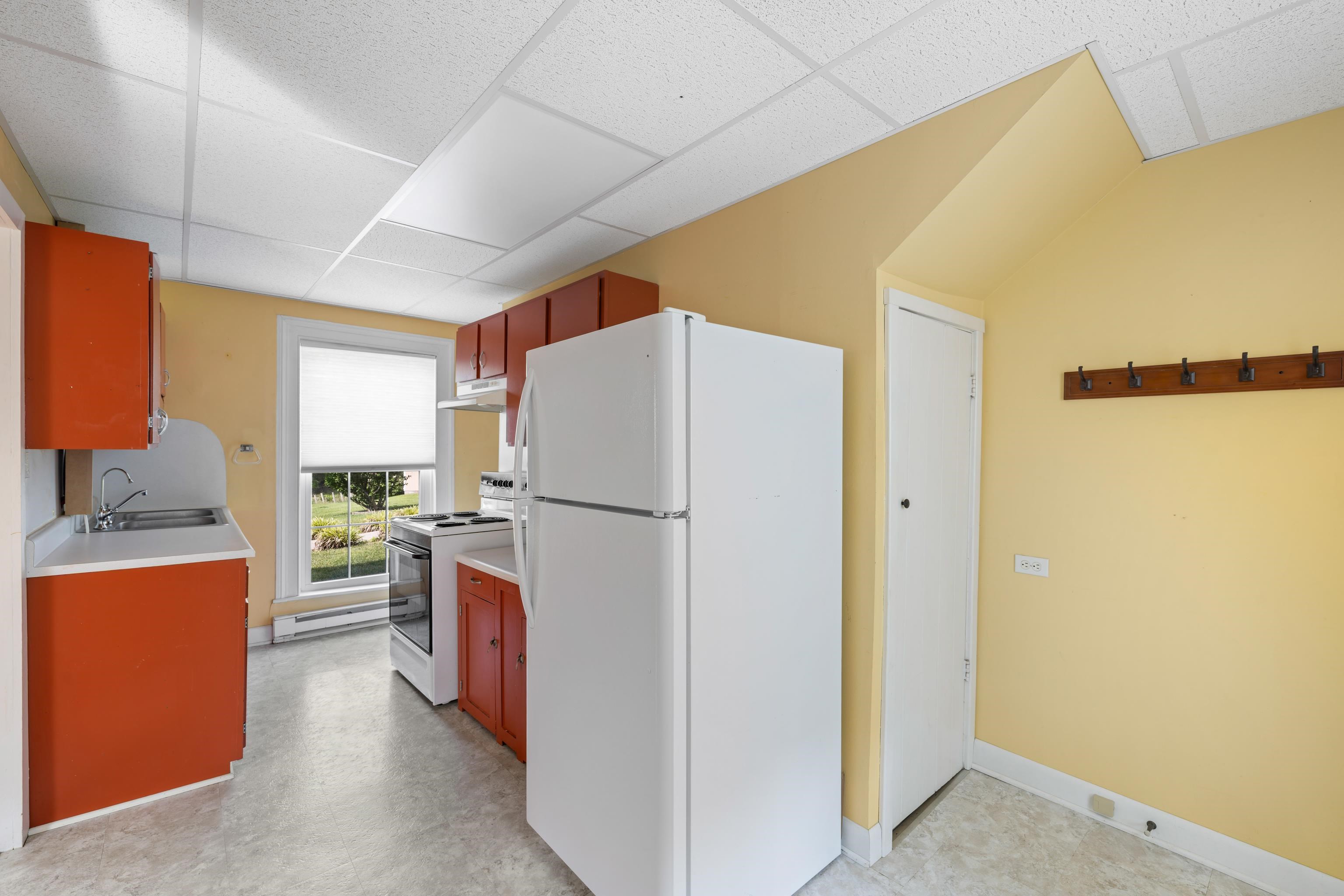 887 NATURAL CHIMNEYS RD