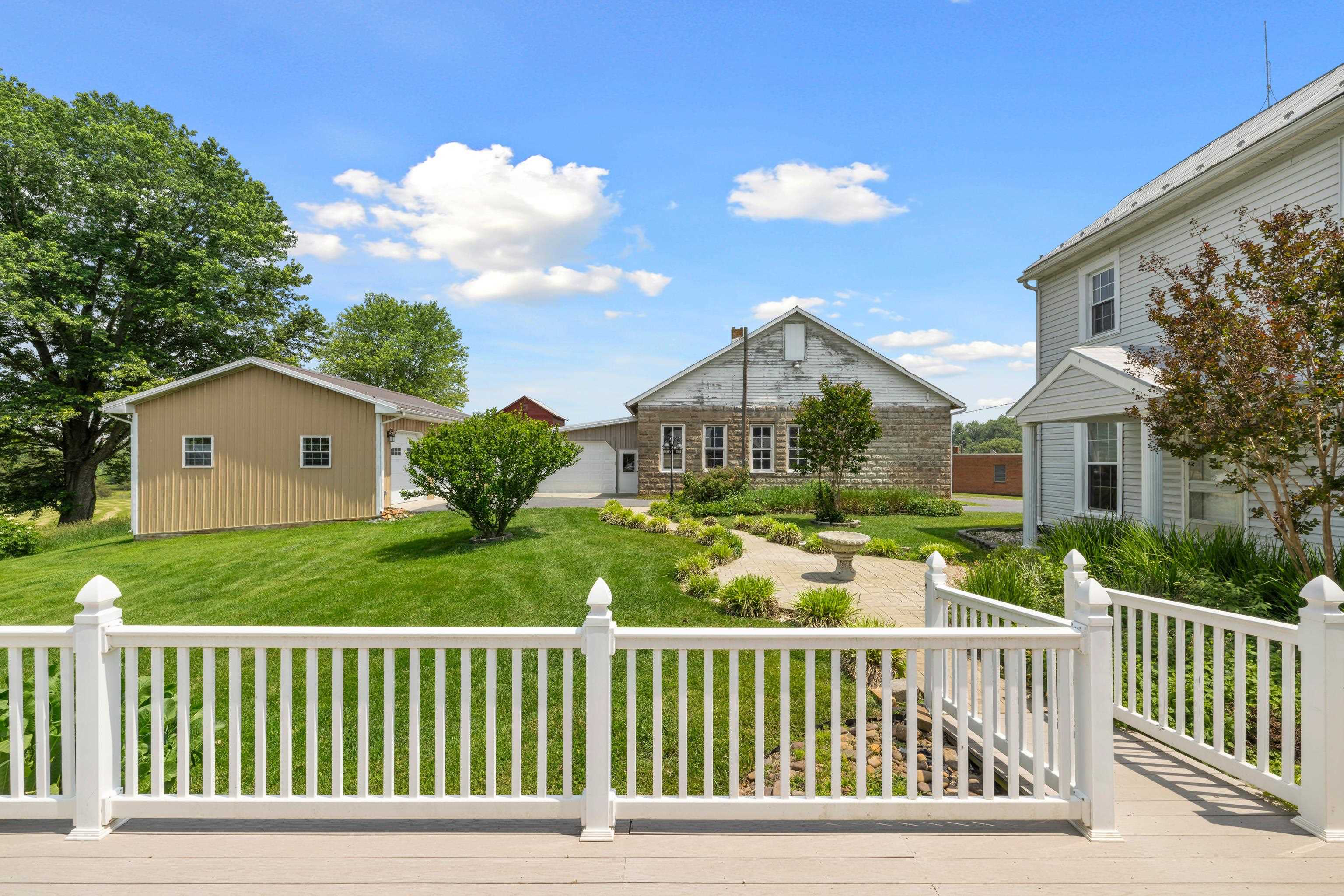 887 NATURAL CHIMNEYS RD