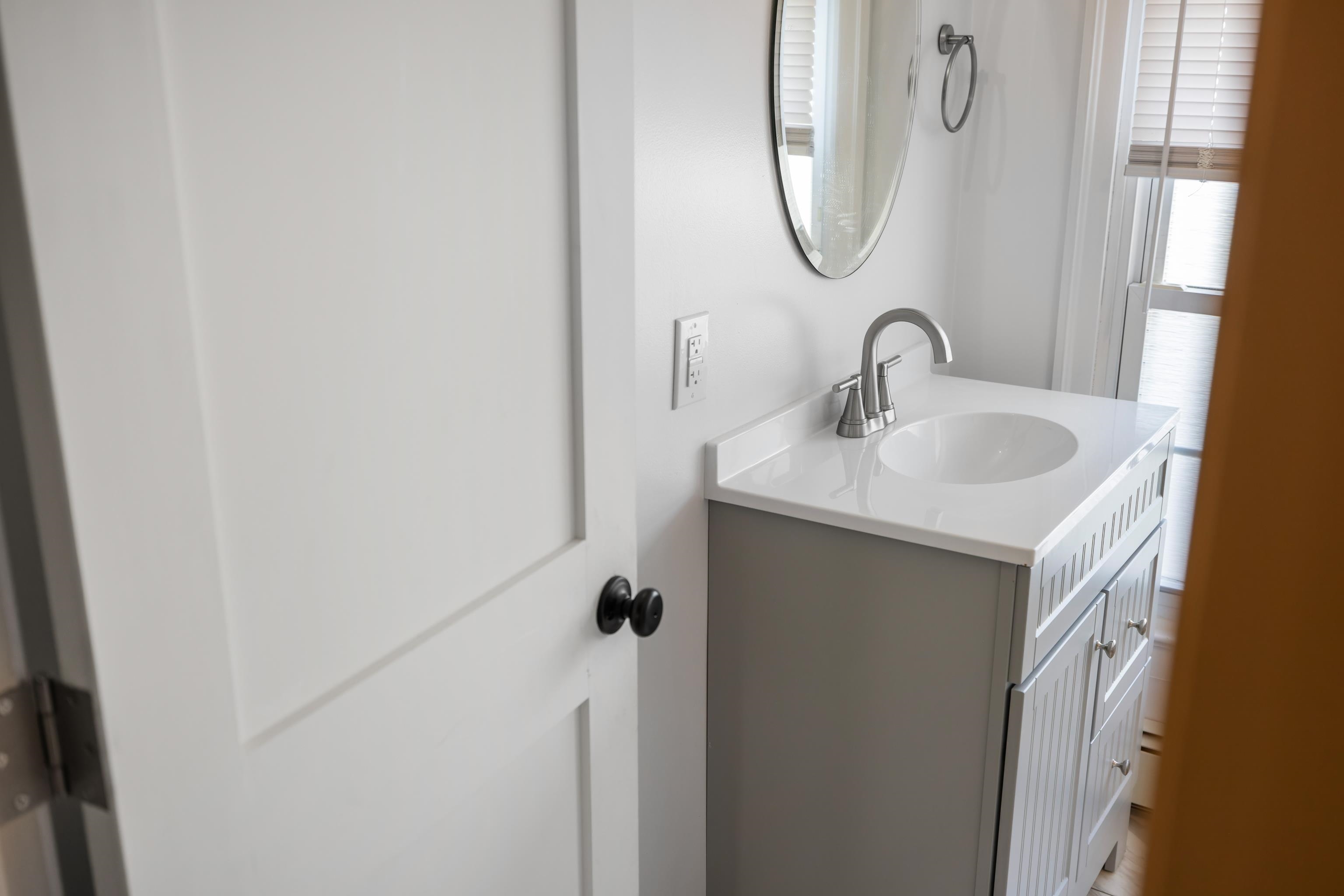 887 NATURAL CHIMNEYS RD