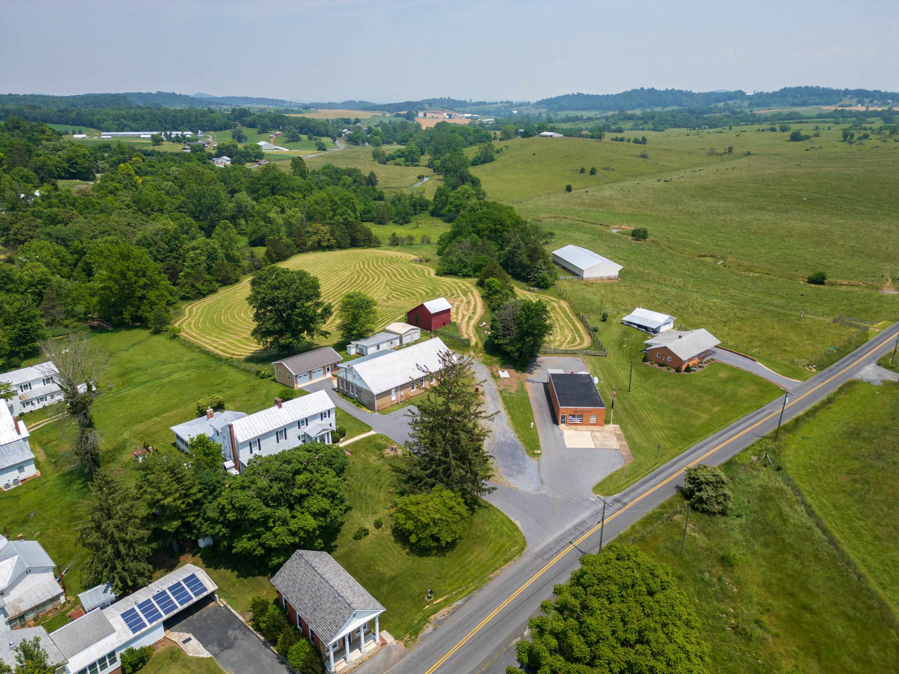 887 NATURAL CHIMNEYS RD