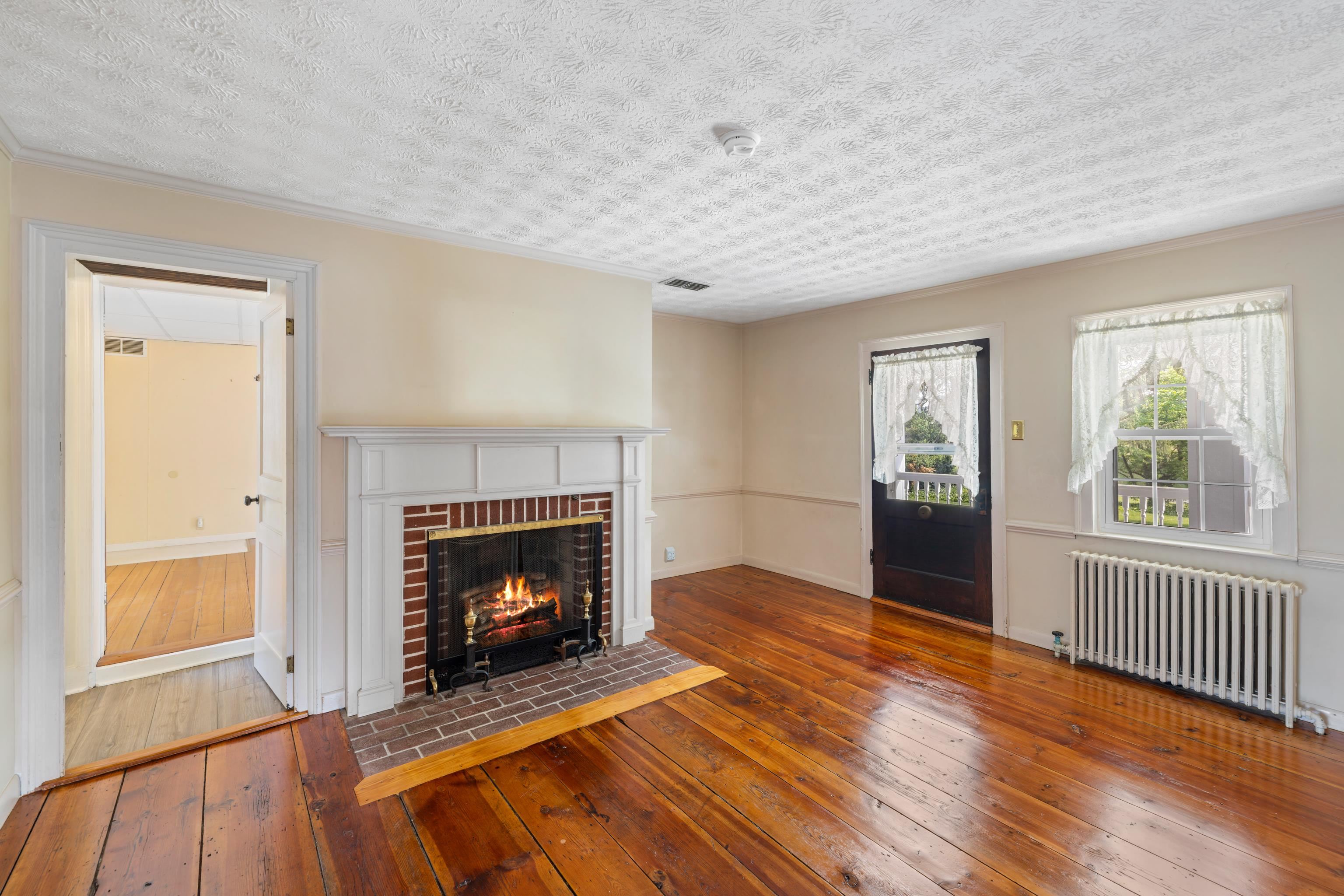 887 NATURAL CHIMNEYS RD