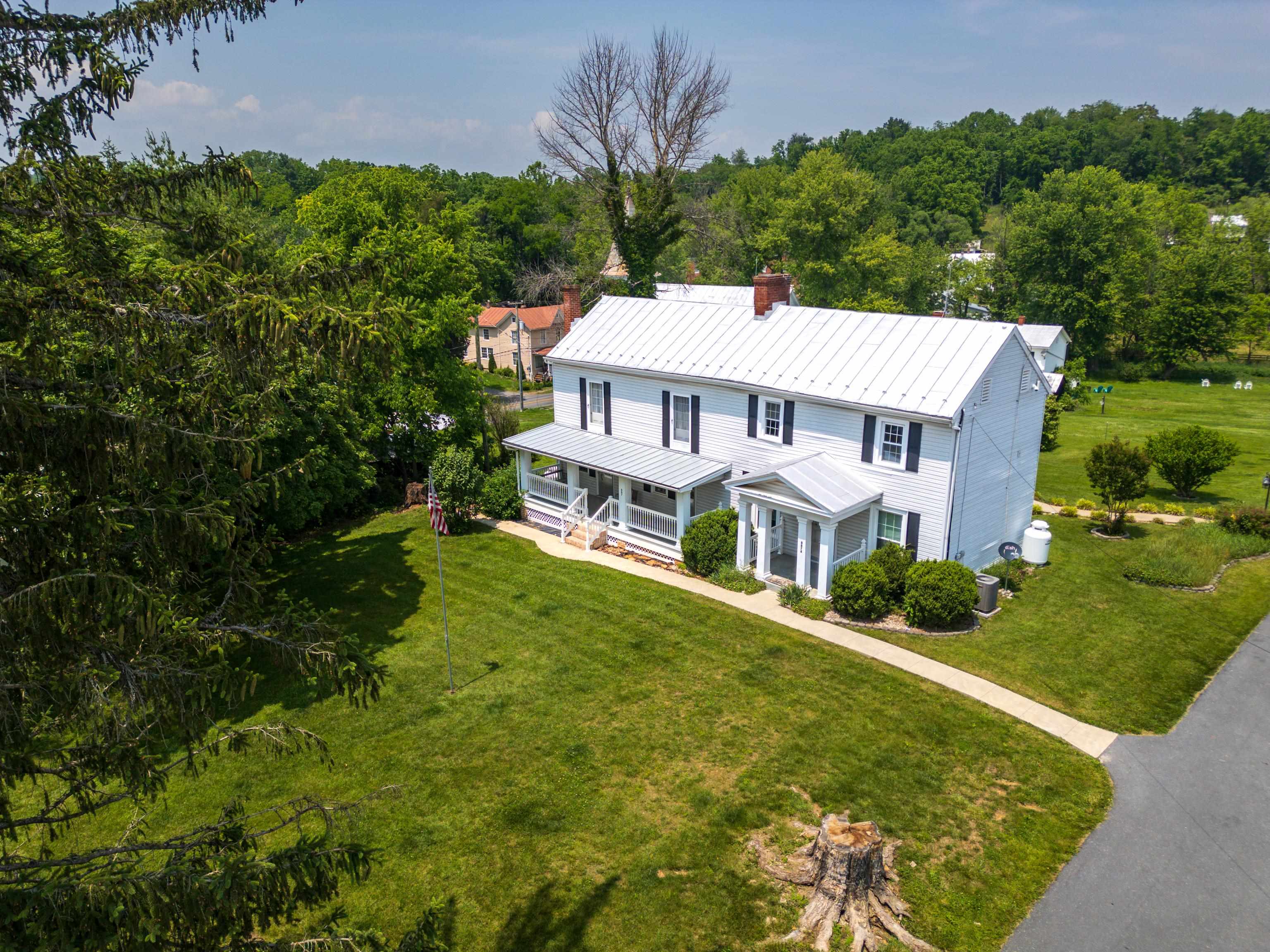 887 NATURAL CHIMNEYS RD