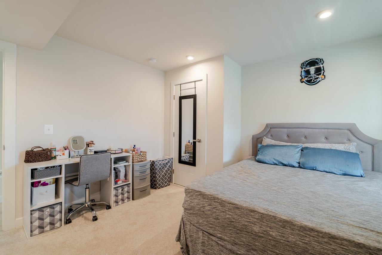 2758 DORVAL RD