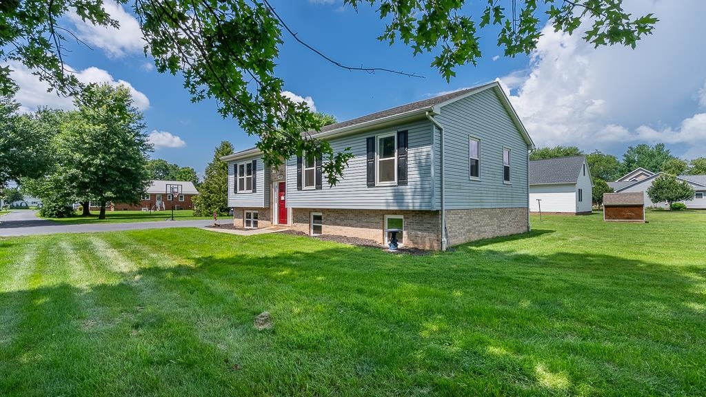 405 N RIVER RD Unit: A