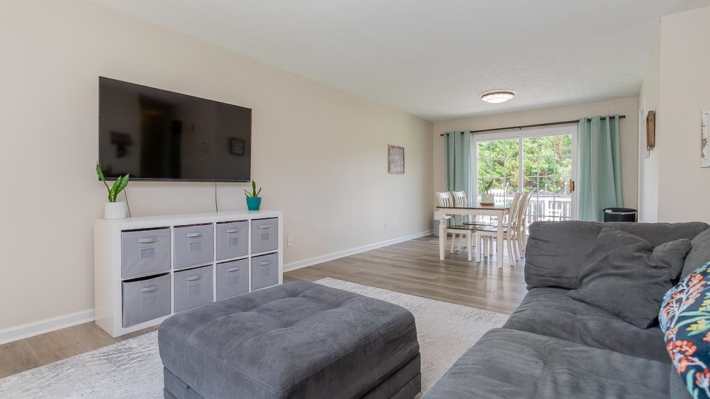 405 N RIVER RD Unit: A