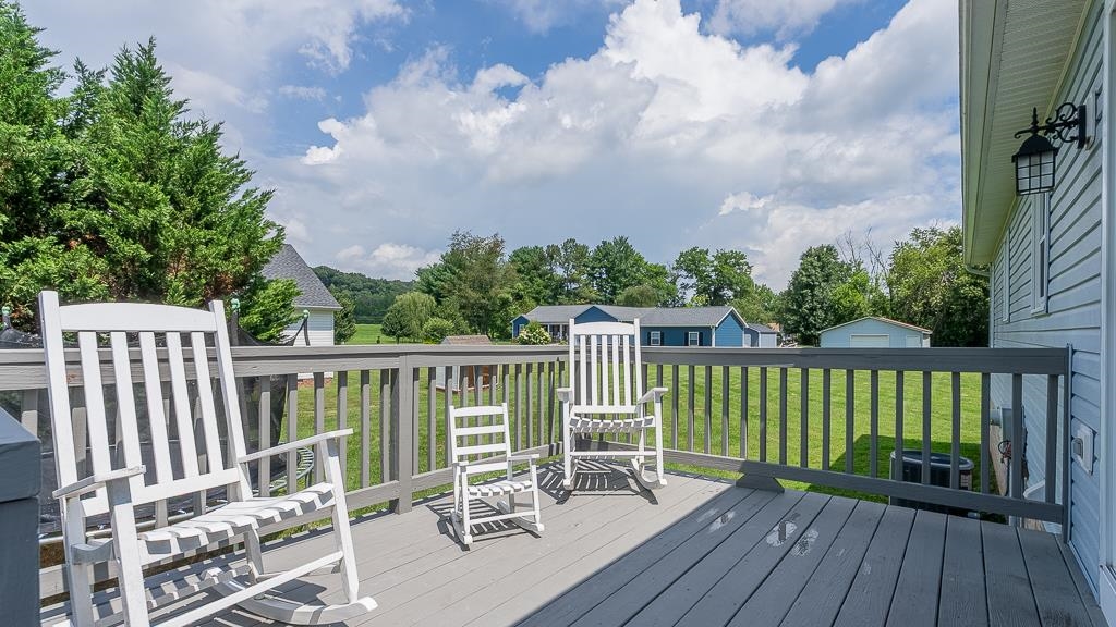 405 N RIVER RD Unit: A