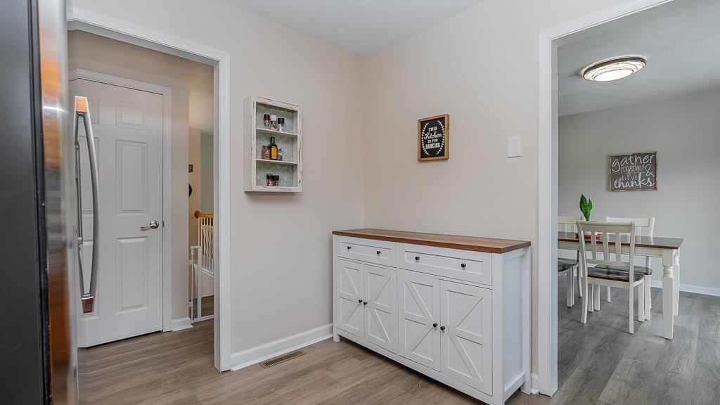 405 N RIVER RD Unit: A