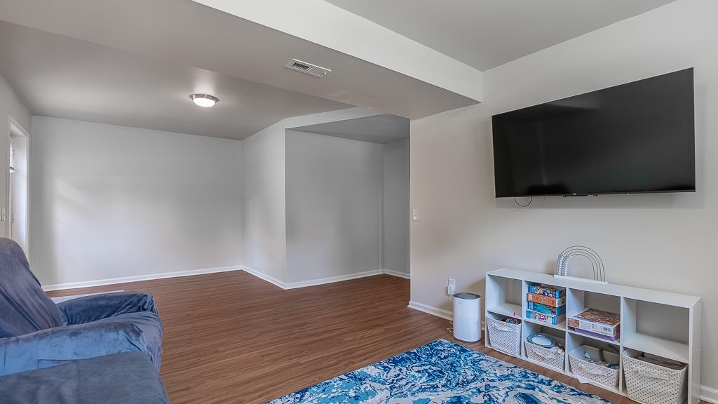 405 N RIVER RD Unit: A