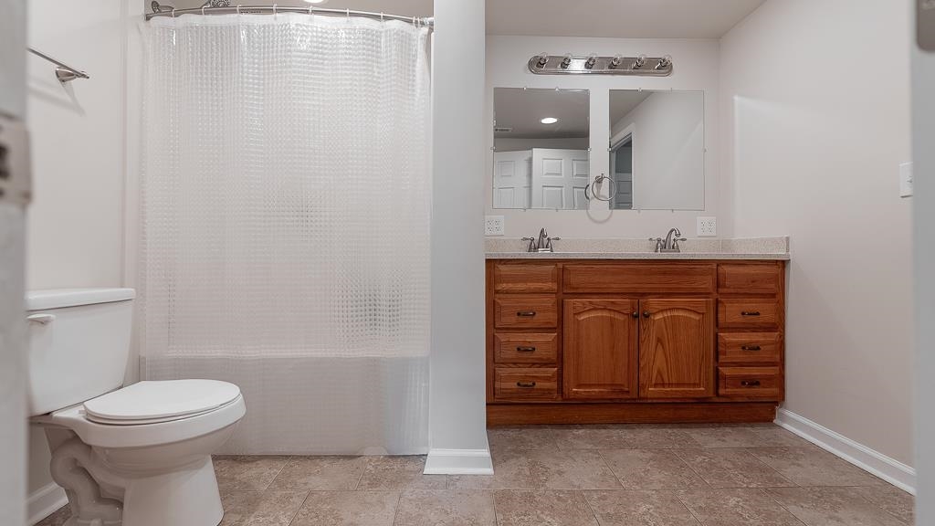 405 N RIVER RD Unit: A