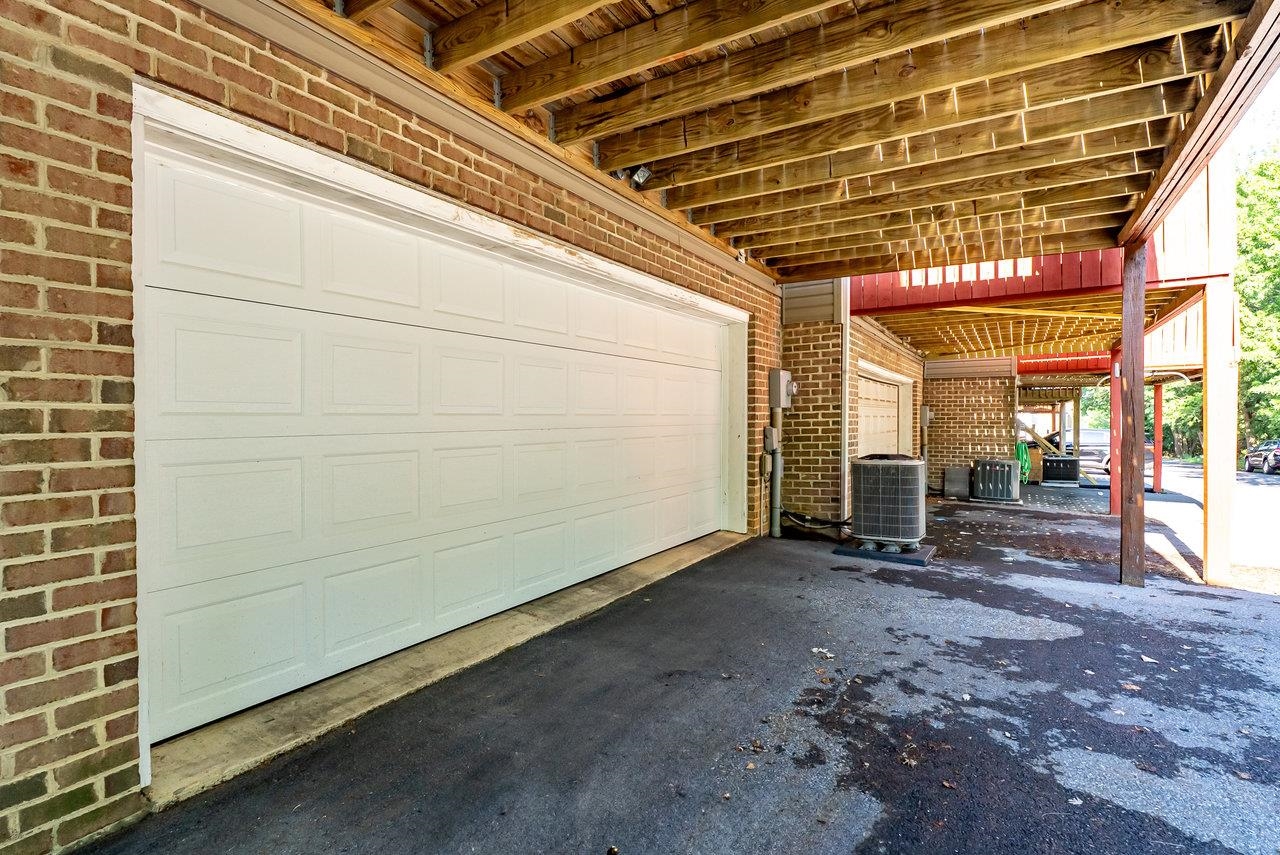 293 EMERALD DR