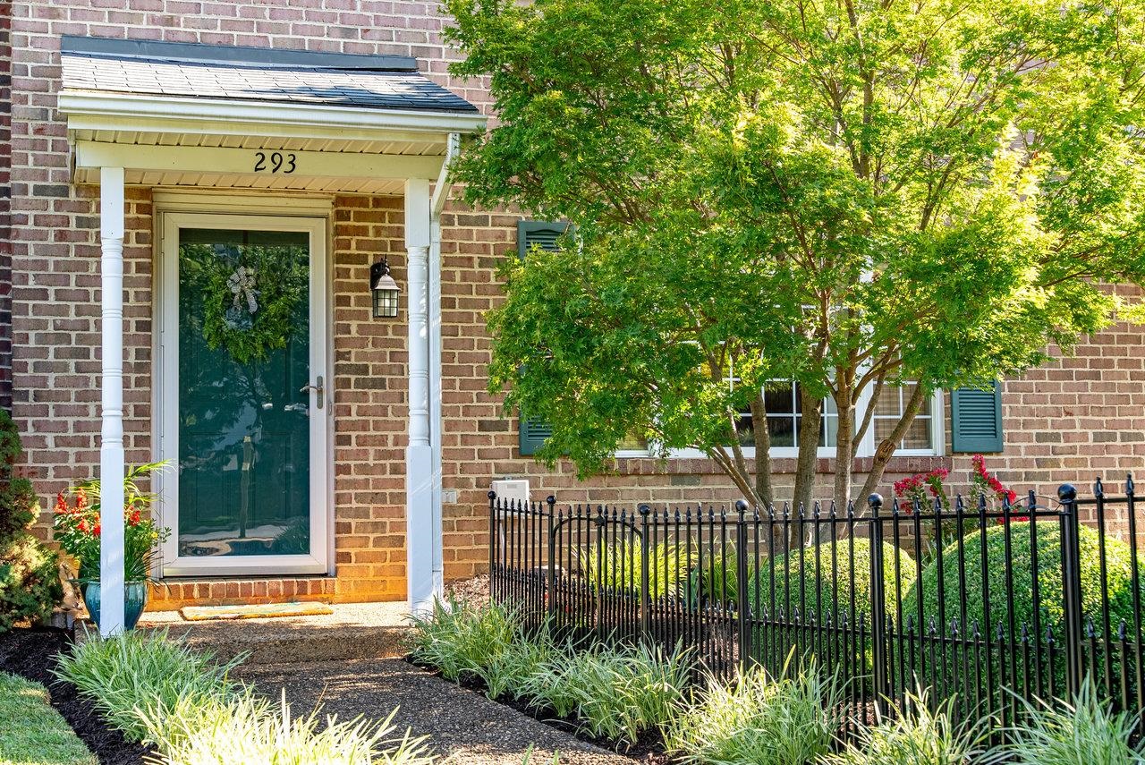 293 EMERALD DR