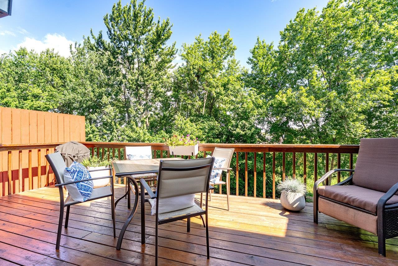 293 EMERALD DR