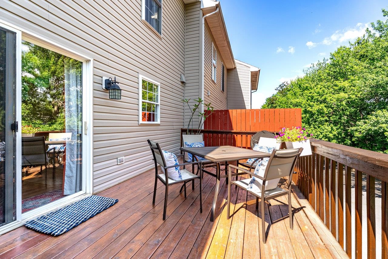 293 EMERALD DR