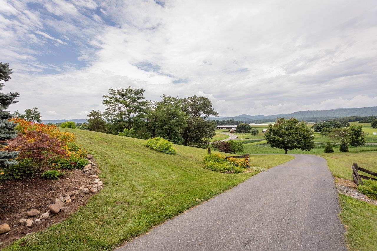 5566 BRIERY BRANCH RD