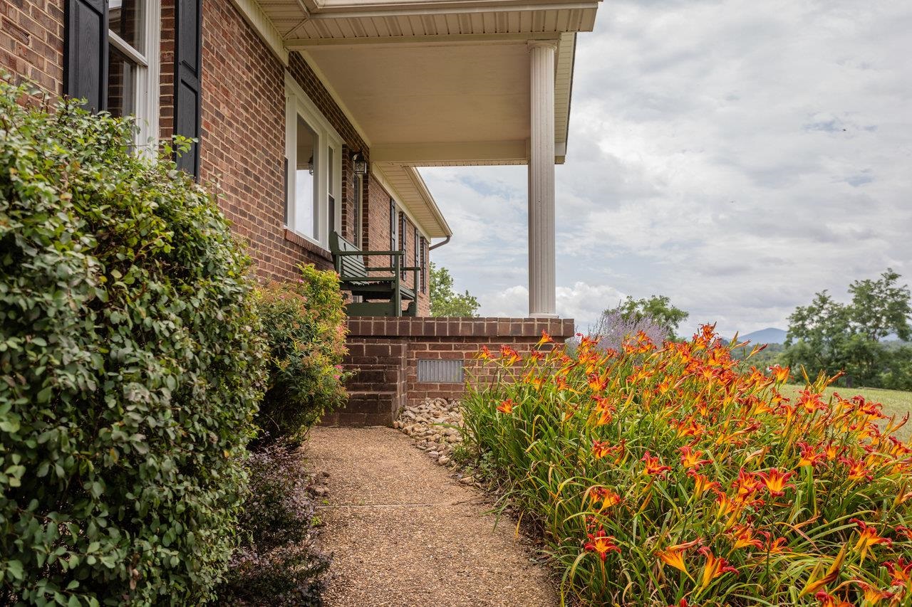 5566 BRIERY BRANCH RD