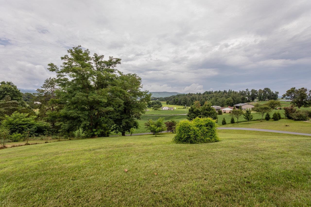 5566 BRIERY BRANCH RD