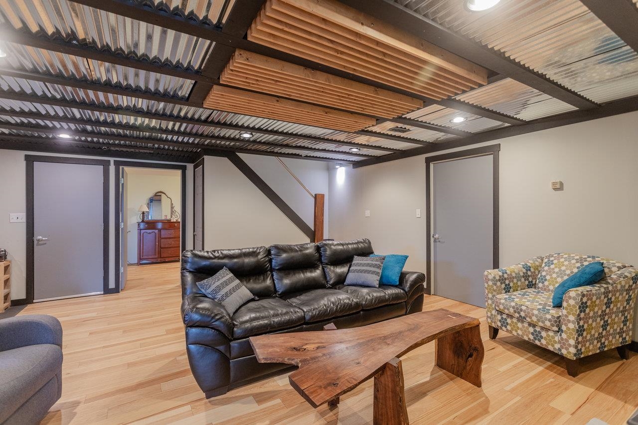 5566 BRIERY BRANCH RD