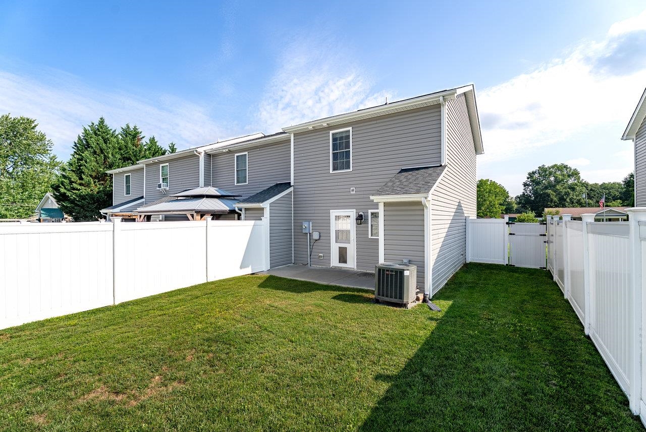 207 15TH ST Unit: A