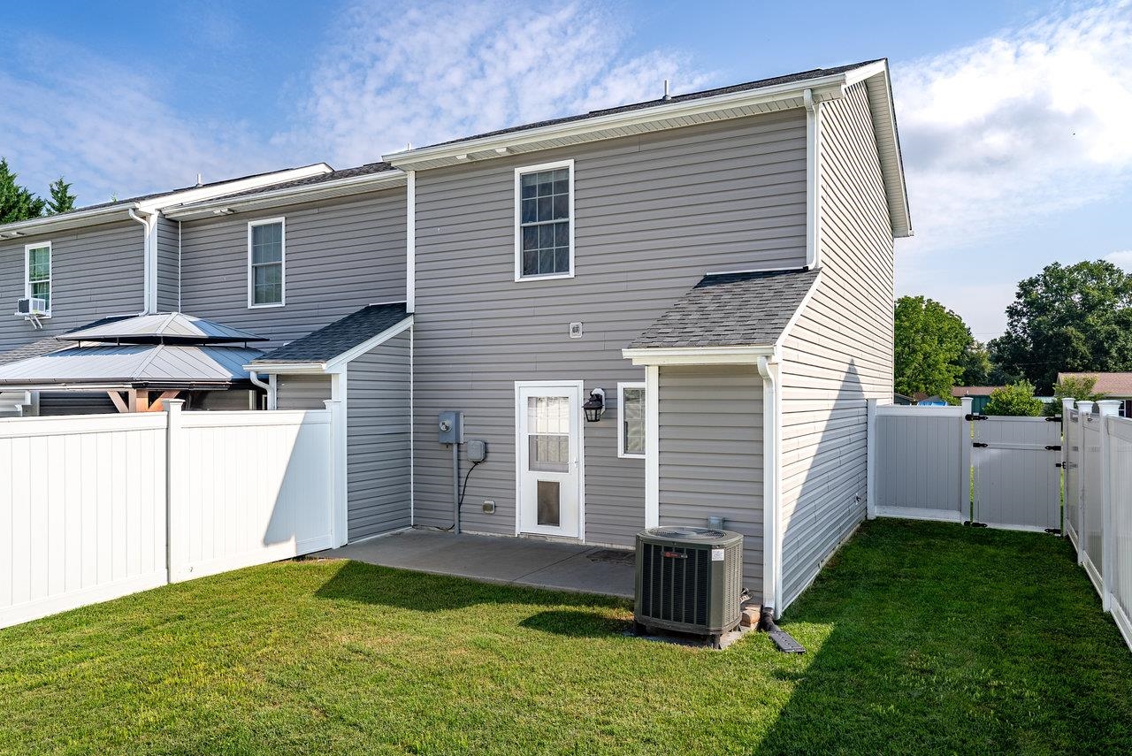207 15TH ST Unit: A