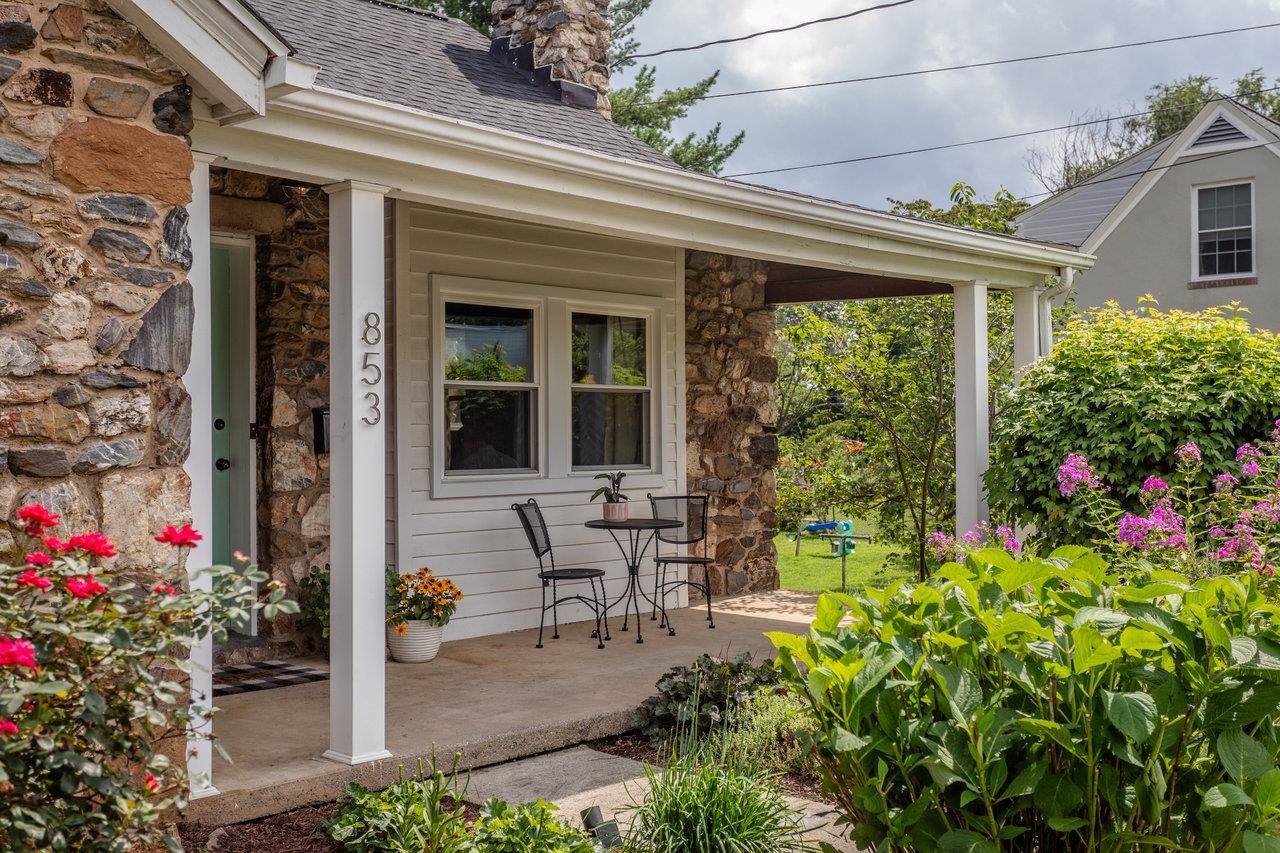 853 OLD FURNACE RD