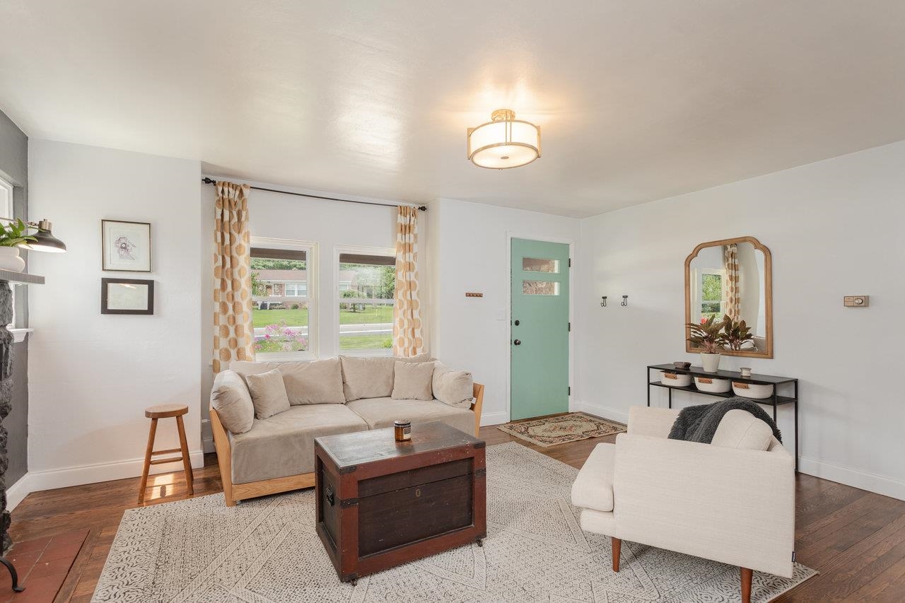 853 OLD FURNACE RD