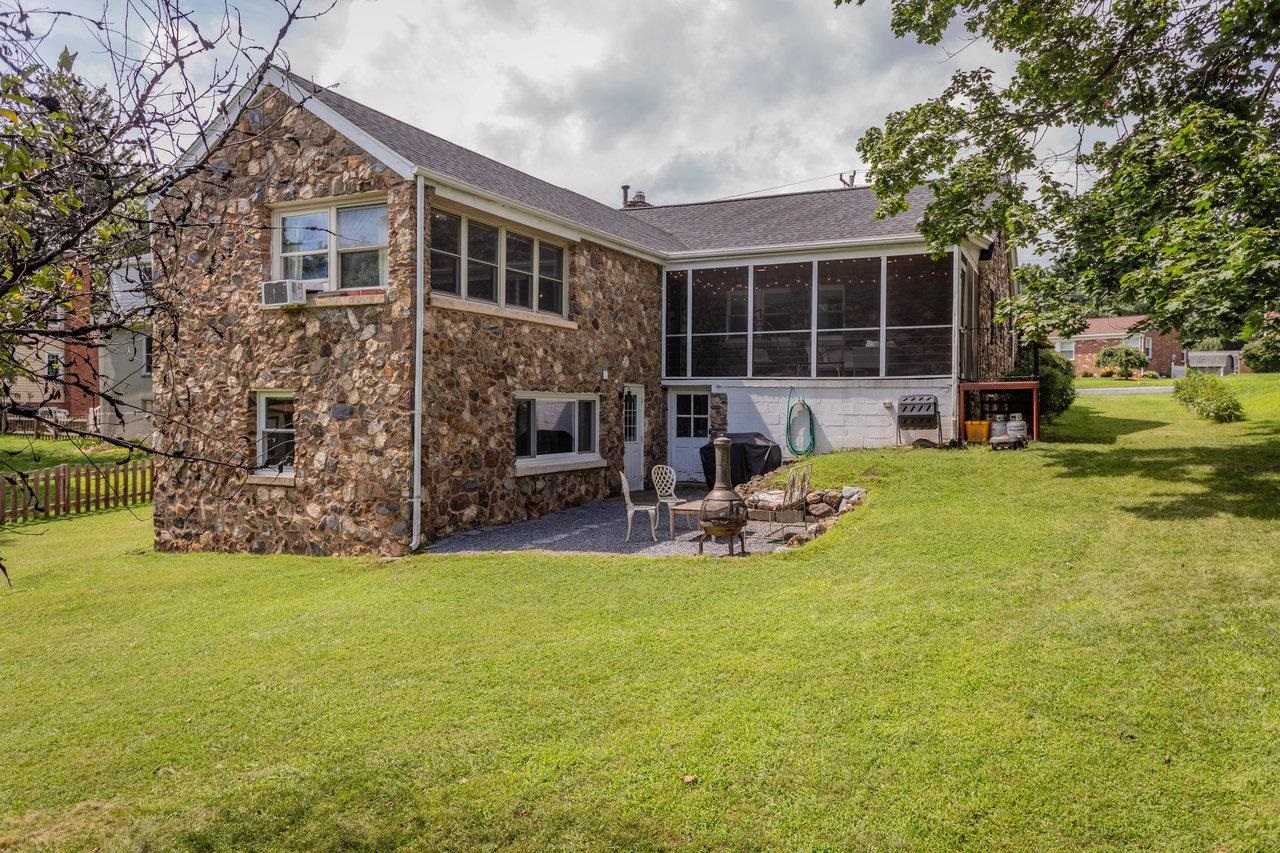 853 OLD FURNACE RD