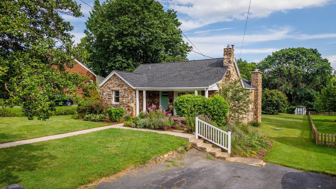 853 OLD FURNACE RD