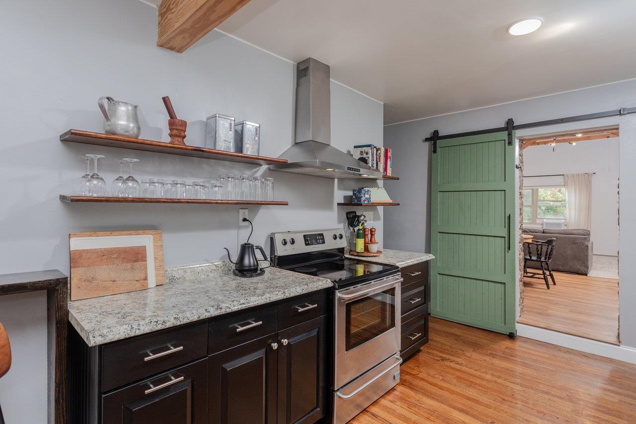 853 OLD FURNACE RD
