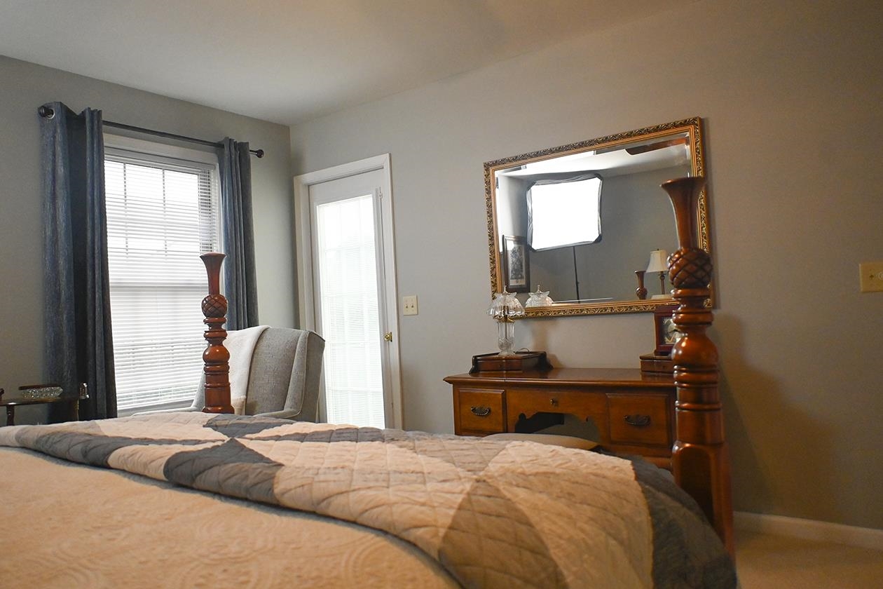 2260 LAKE TERRACE DR