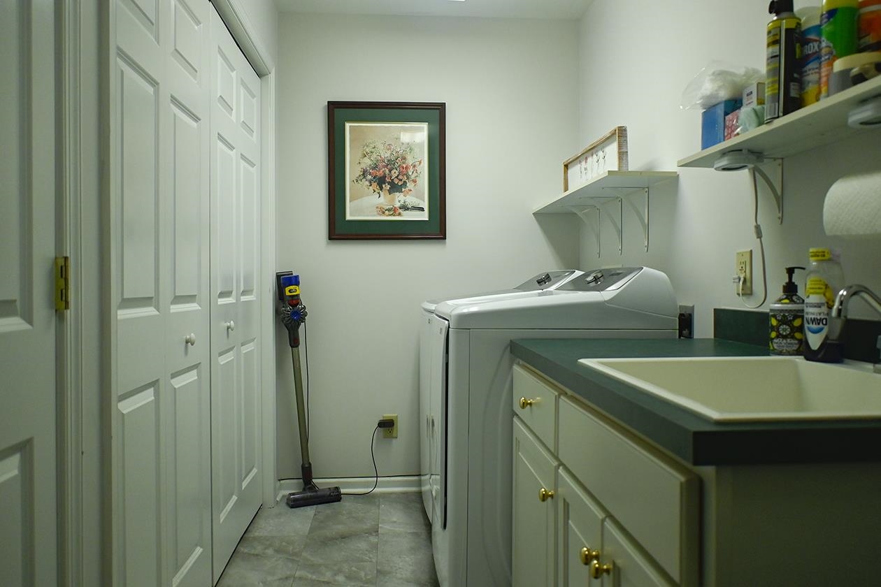 2260 LAKE TERRACE DR