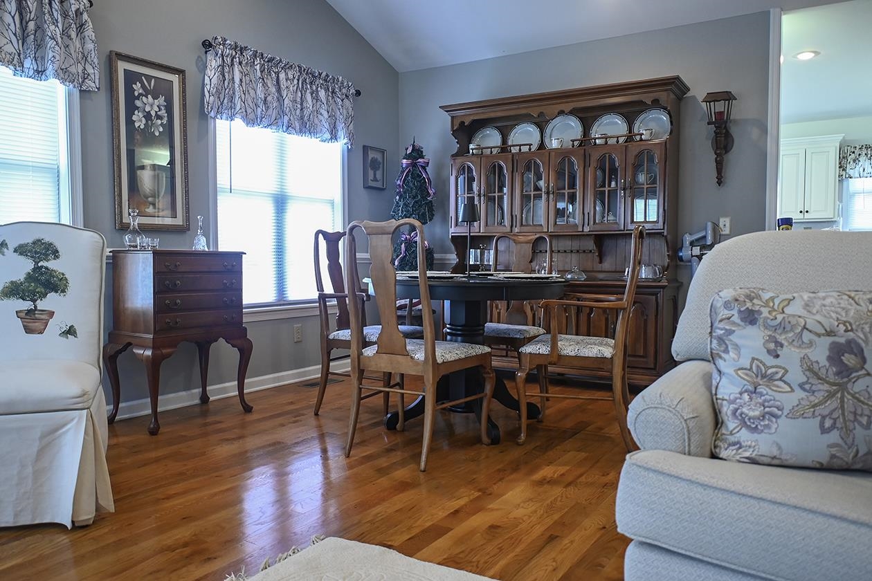 2260 LAKE TERRACE DR