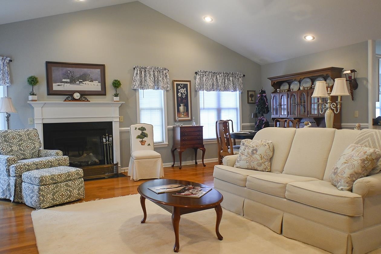 2260 LAKE TERRACE DR