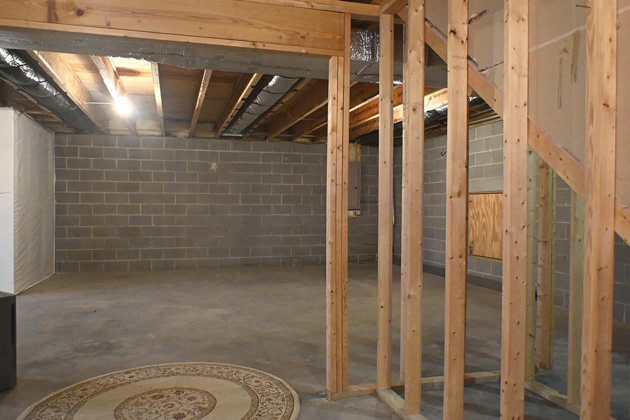 2260 LAKE TERRACE DR