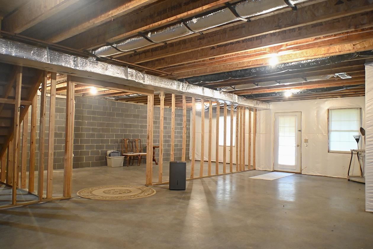 2260 LAKE TERRACE DR