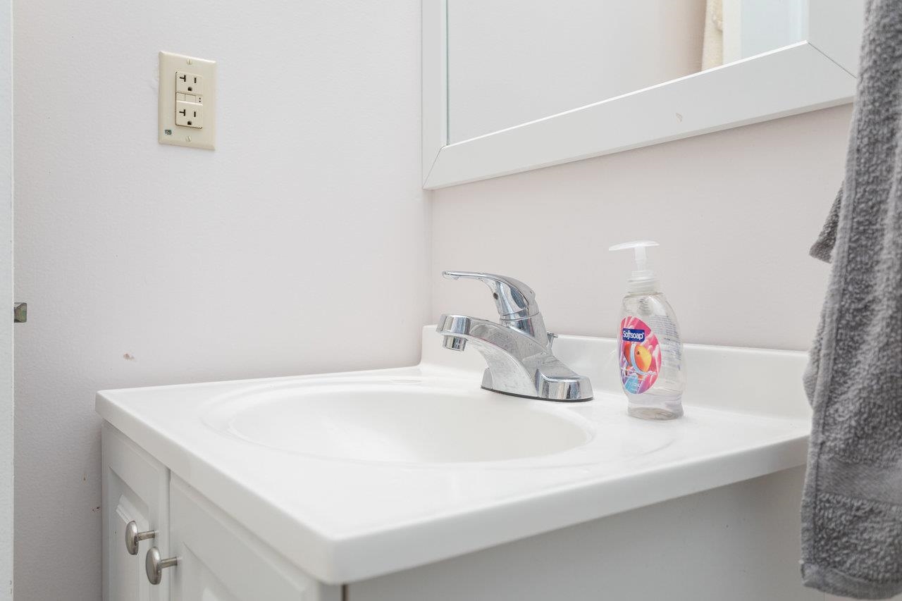 3232 WINDY HEIGHTS LN