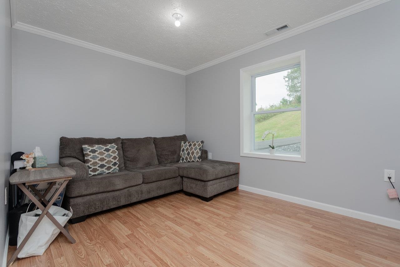 3232 WINDY HEIGHTS LN