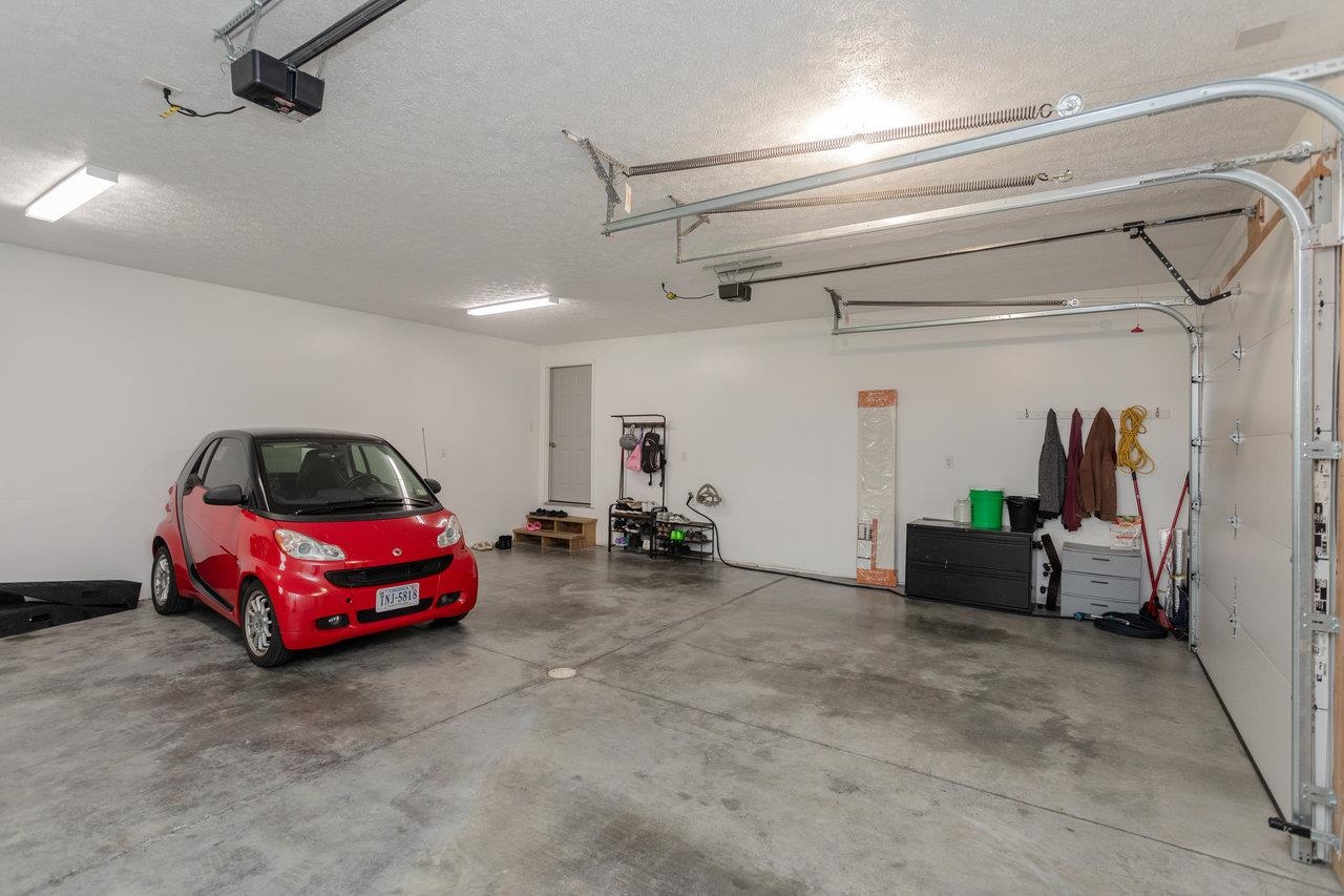 3232 WINDY HEIGHTS LN