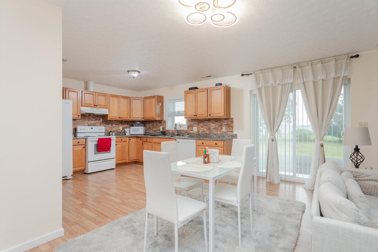 3232 WINDY HEIGHTS LN