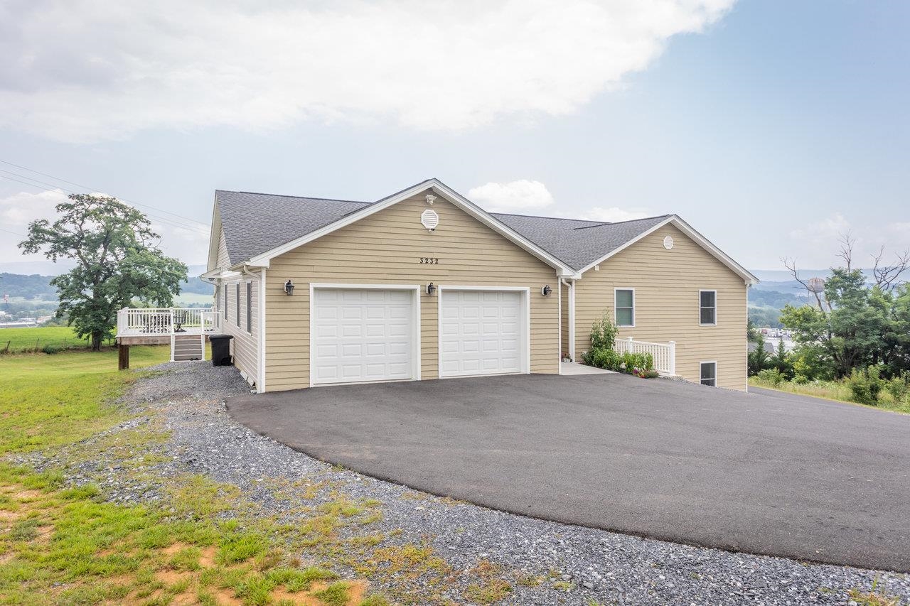 3232 WINDY HEIGHTS LN