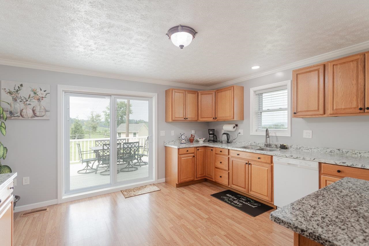 3232 WINDY HEIGHTS LN