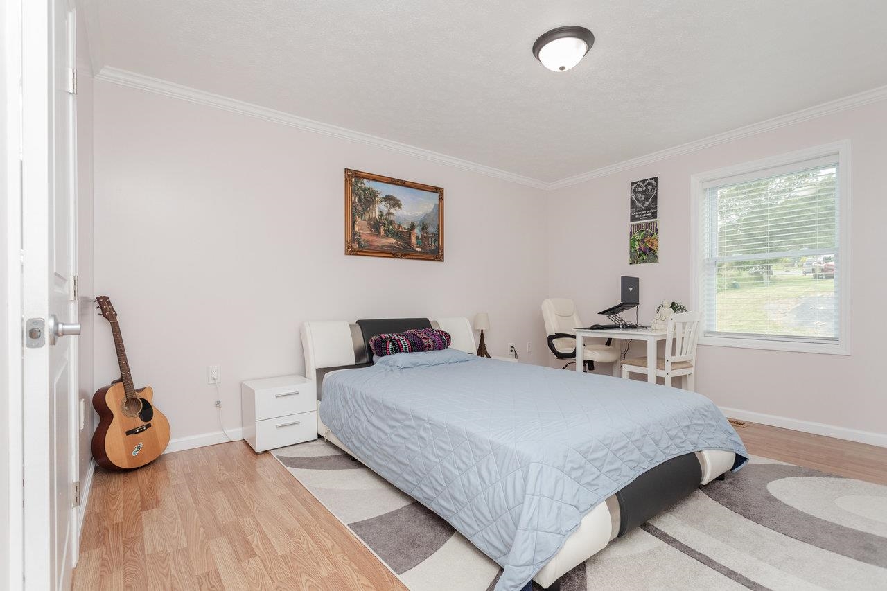 3232 WINDY HEIGHTS LN