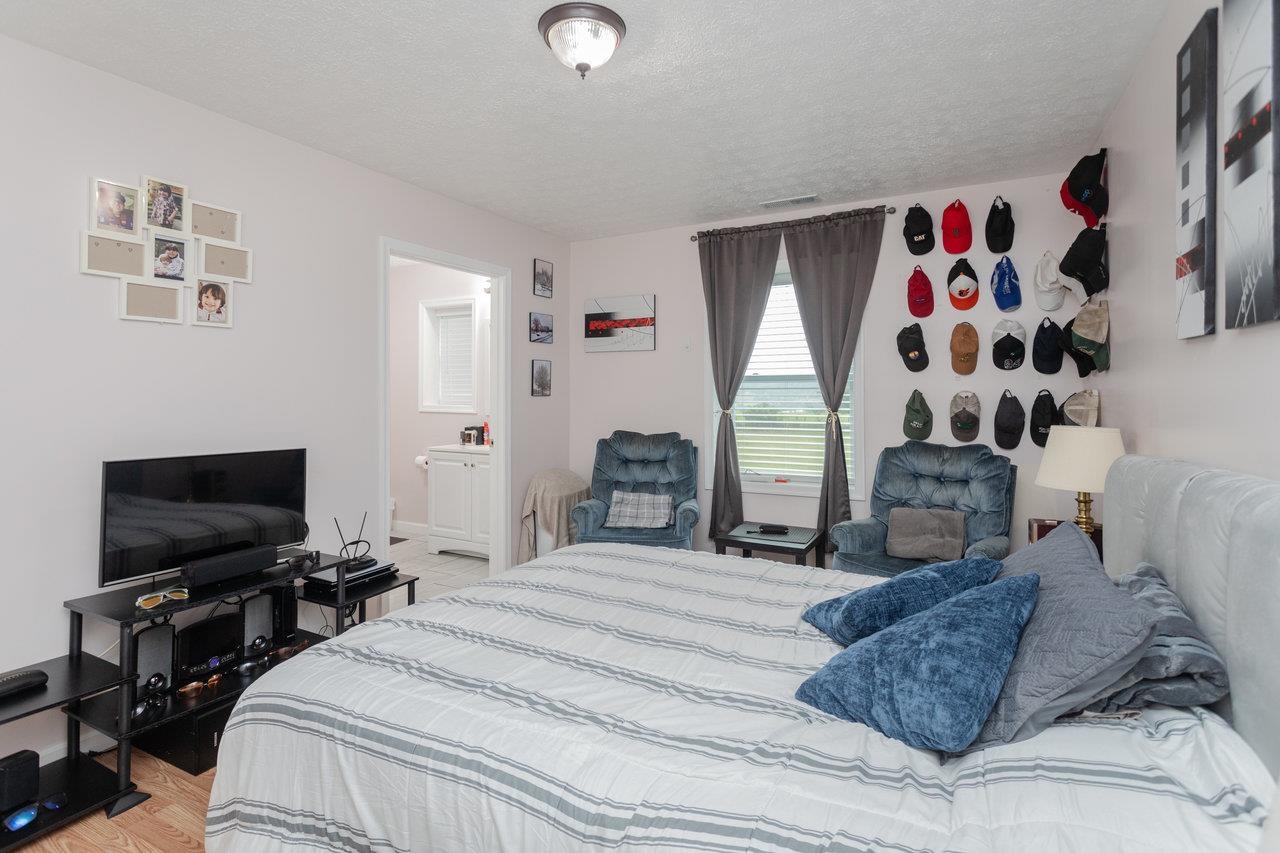 3232 WINDY HEIGHTS LN